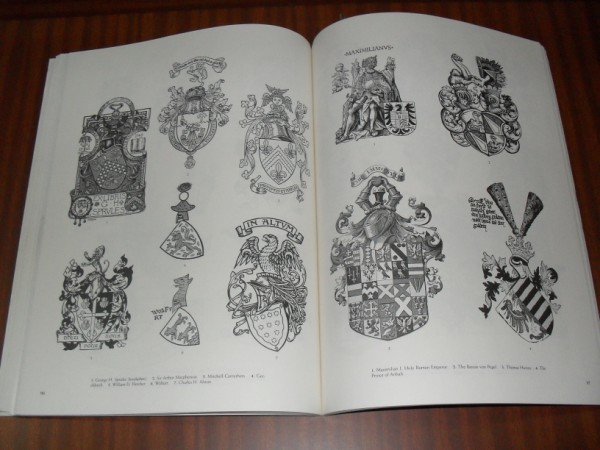 HERALDRY. A pictorial archive for artist & designers. With 1047 illstr., including 393 in full color. Selected and arranged by Carol Belanger Grafton